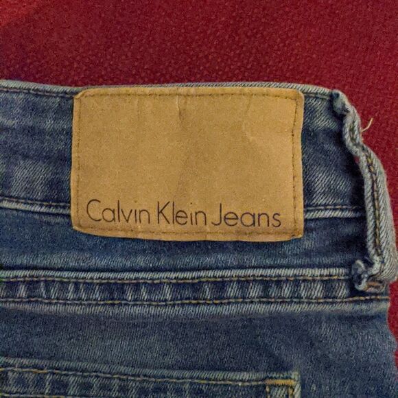 CALVIN Klein jeans misses size 2 inseam 30 distressed knees stretch 2 x 30 - Picture 9 of 11
